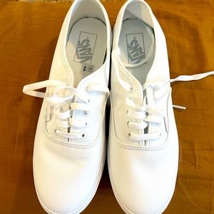 Authentic Lo Pro True White Vans
